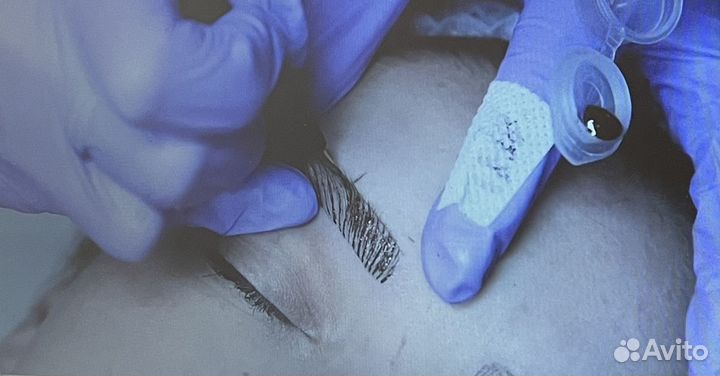 Микроблейдинг бровей