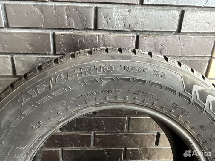 Nokian Tyres Hakkapeliitta 7 SUV 215/65 R16 102Y