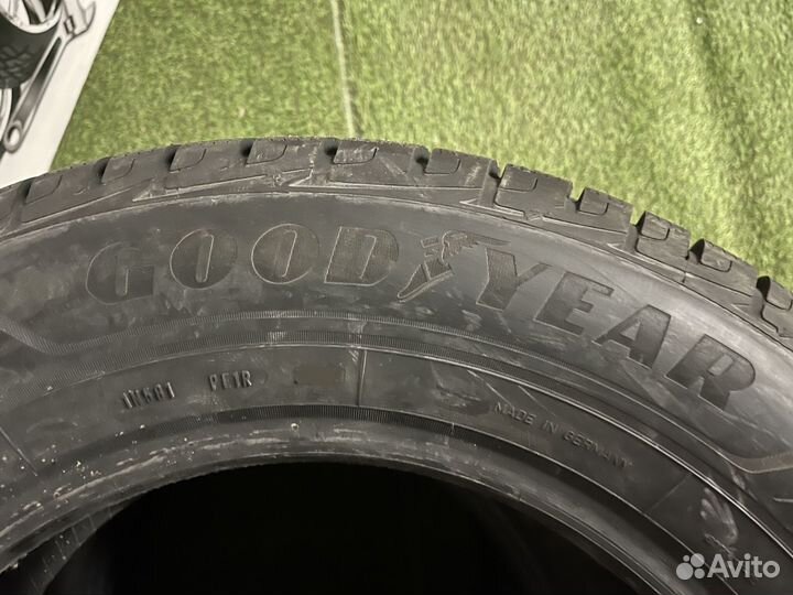 Goodyear UltraGrip 9+ 195/60 R15 88T