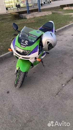 Kawasaki ZX9R
