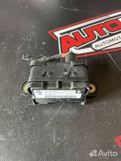 Датчик ускорения Volkswagen Touareg 7L