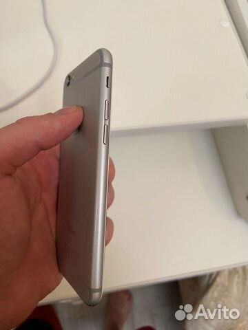 Телефон iPhone 6s