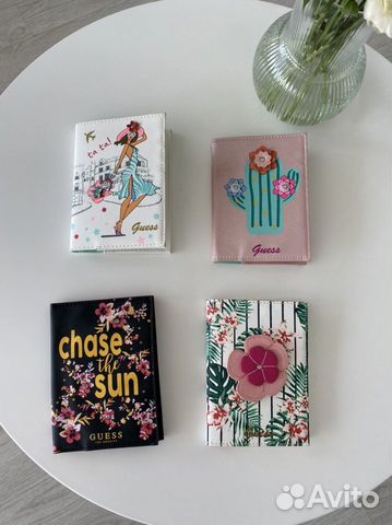 Обложка Guess на паспорт