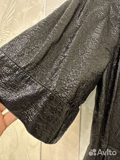 Плащ из лайковой кожи