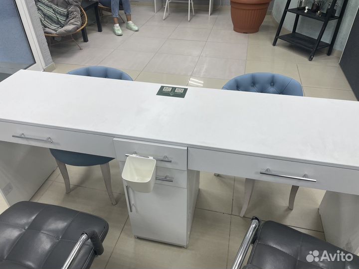 Стол для маникюра бу