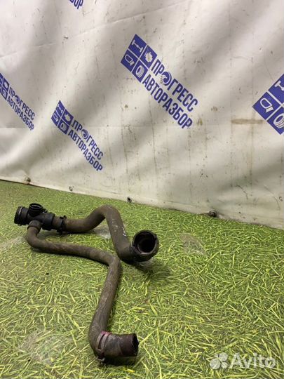 Патрубок системы охлаждения Skoda Superb седан 1.8