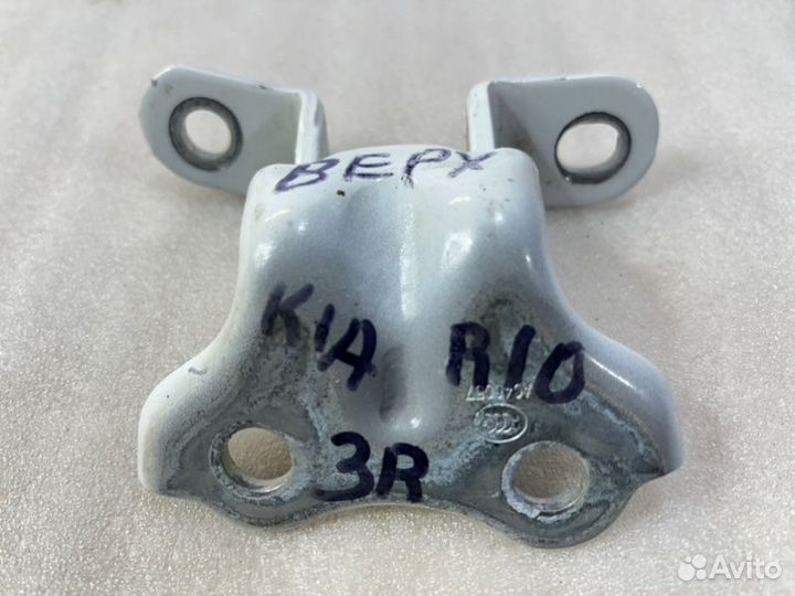 Петля двери задняя правая Kia Rio седан 1.4 G4FA