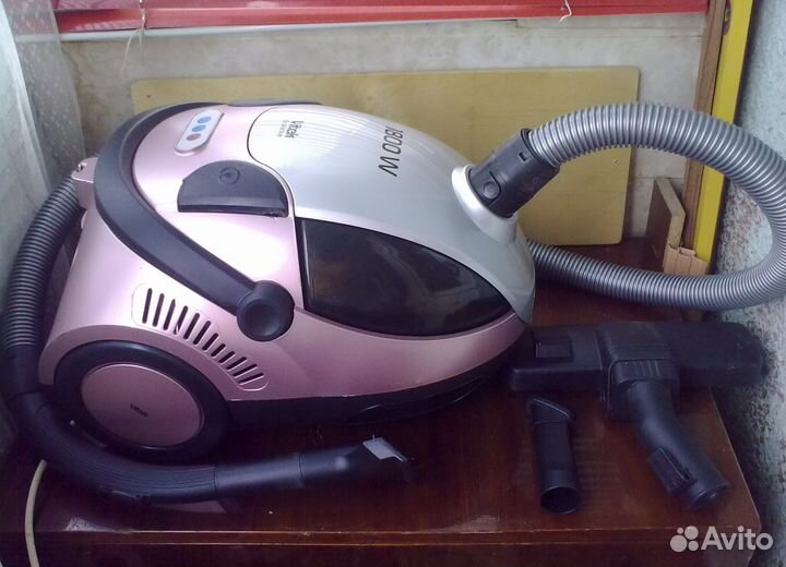 Пылесос с аквафильтром vitek VT-1831 PK