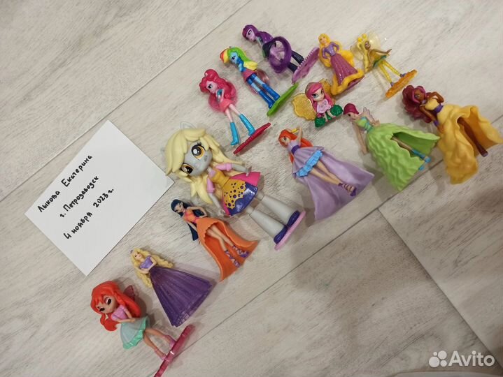 Фигурки, одежда от кукол и др