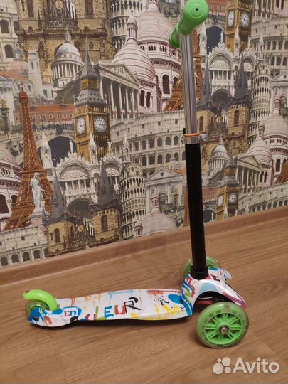 Самокат детский трехколесный светящиеся колеса