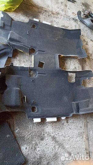 Обшивка пола Honda Elysion RR5 J35A 2009