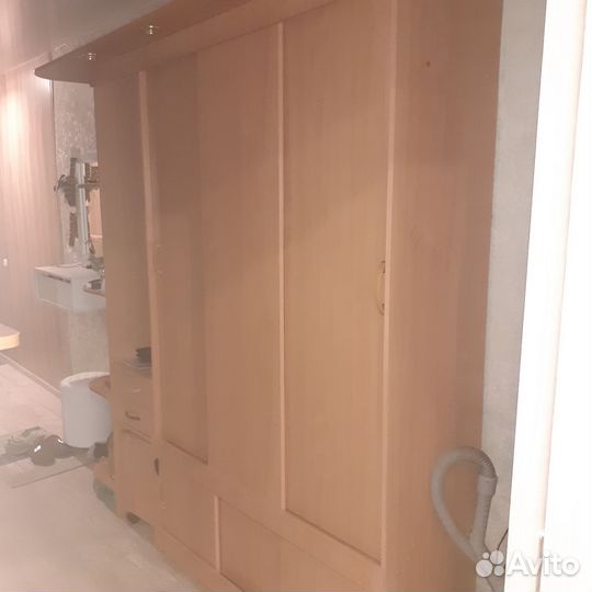 Шкаф прихожая бу