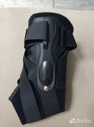 Бандаж на голеностопный сустав