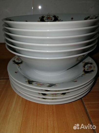 Набор тарелок