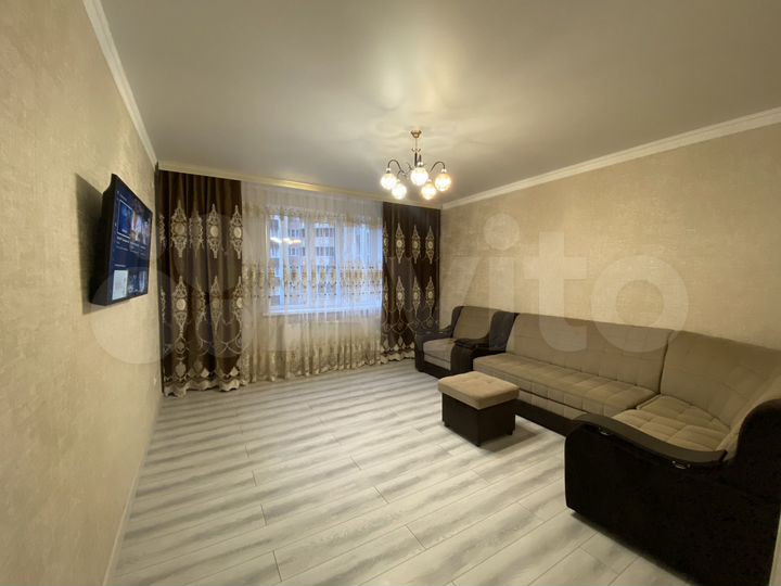 2-к. квартира, 64 м², 5/18 эт.