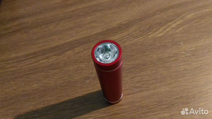 Повербанк-фонарь