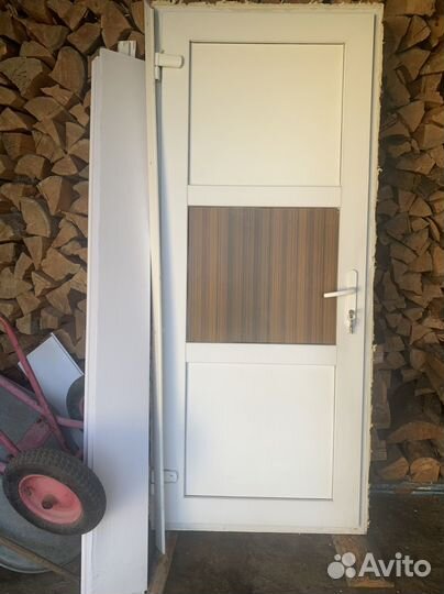 Дверь пластиковая зимняя 81/2 м