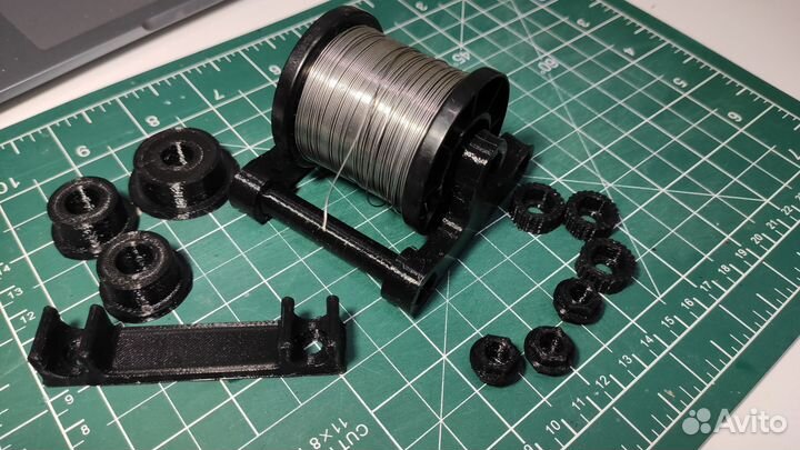 Держатель катушки с припоем