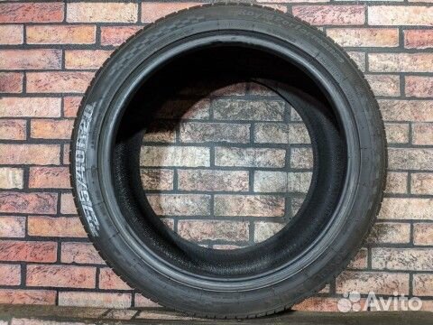 Royal Black Royal Performance 275/40 R20