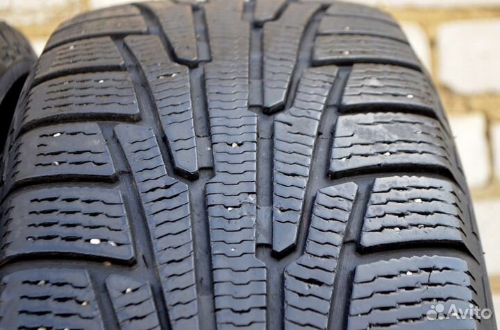 Nokian Tyres Hakkapeliitta R SUV 235/65 R17