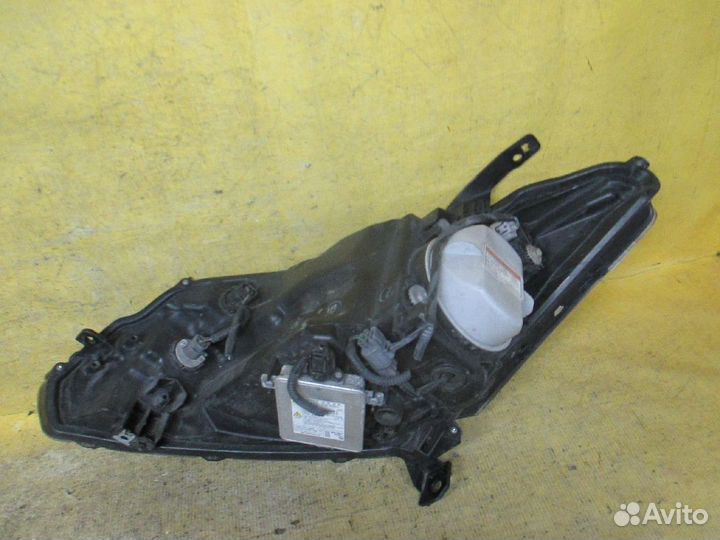 Фара правая Honda Freed GB3