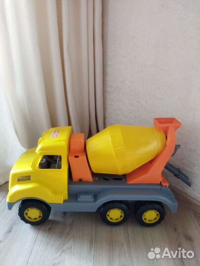 Бетономешалка игрушка
