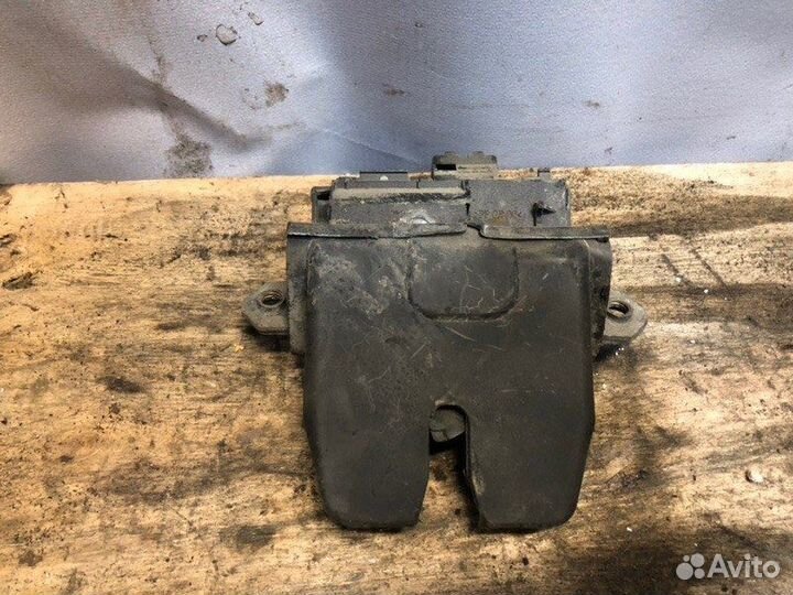 Замок багажника Ford Focus 2 хетчбек qqdb 2008