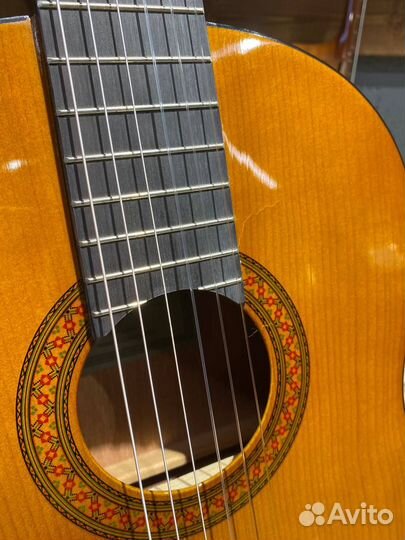 Классическая гитара Yamaha C40 не такая как все)