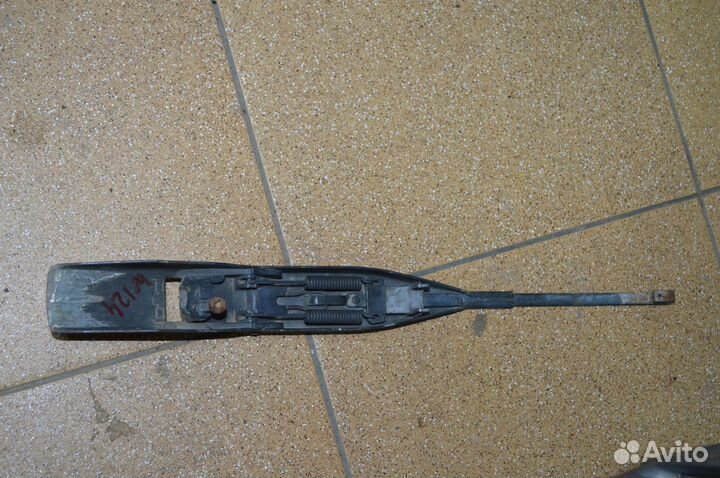 Поводок дворника Mercedes-benz W124