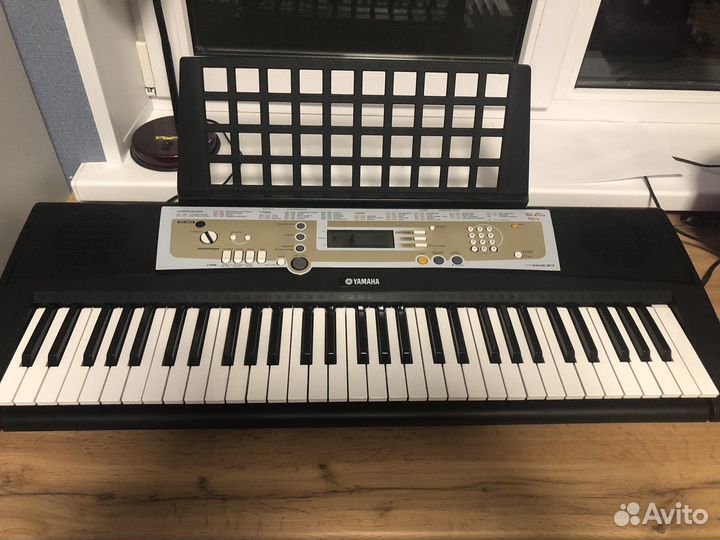 Синтезатор yamaha psr r200