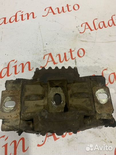 Подушка кпп Ford Fusion