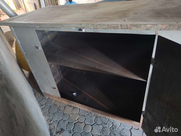 Стол верстак металлический