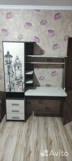 Письменный стол