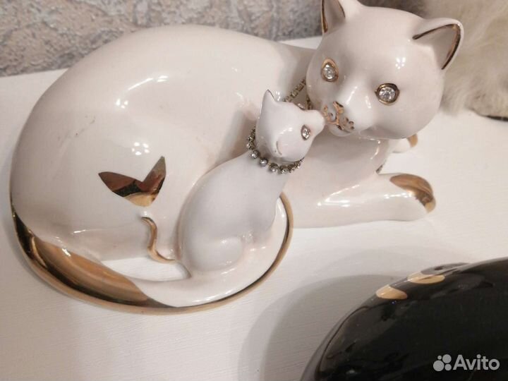 Статуэтки котиков