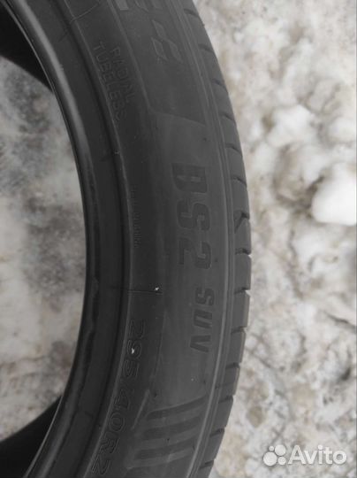 Delinte DS2 295/40 R21 111W