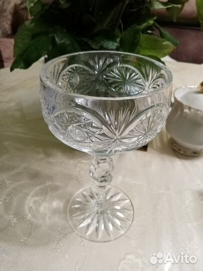 Конфетницы на ножках