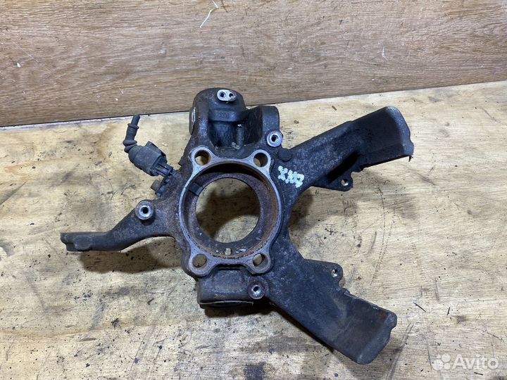 Поворотный кулак правый Skoda Octavia A5 X107