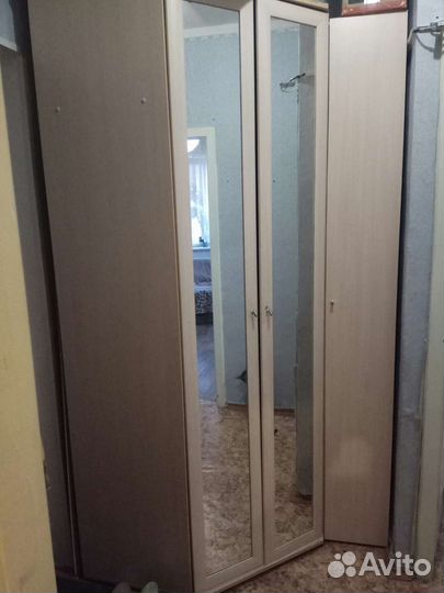 Шкаф угловой