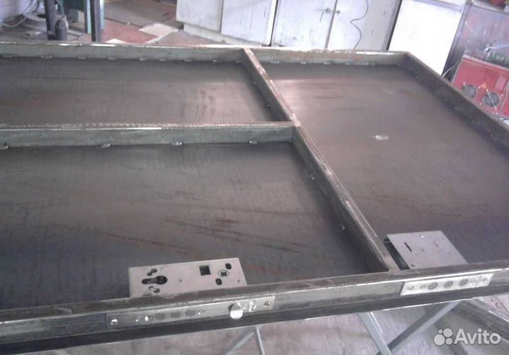 Дверь металлическая сварная