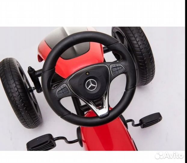 Детский веломобиль rivertoys Mercedes-Benz красный