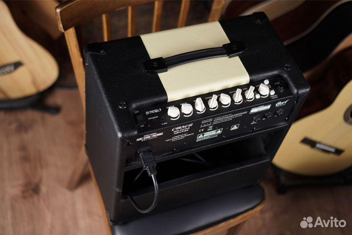 Гитарный комбик Cort CM30R BK