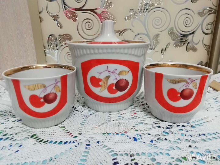 Сервиз тарелки кружки кувшины