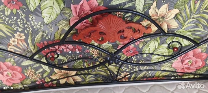 Кровать с матрасом