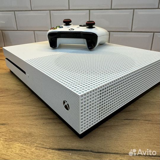 Игровая консоль Xbox one s