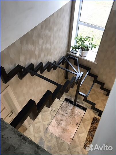 Лестница на металлокаркасе