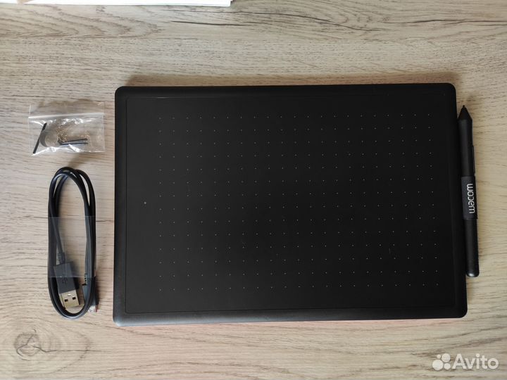 Графический планшет Wacom One M, формат A5