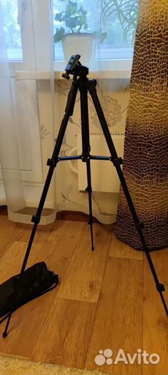 Штатив для фотоаппарата