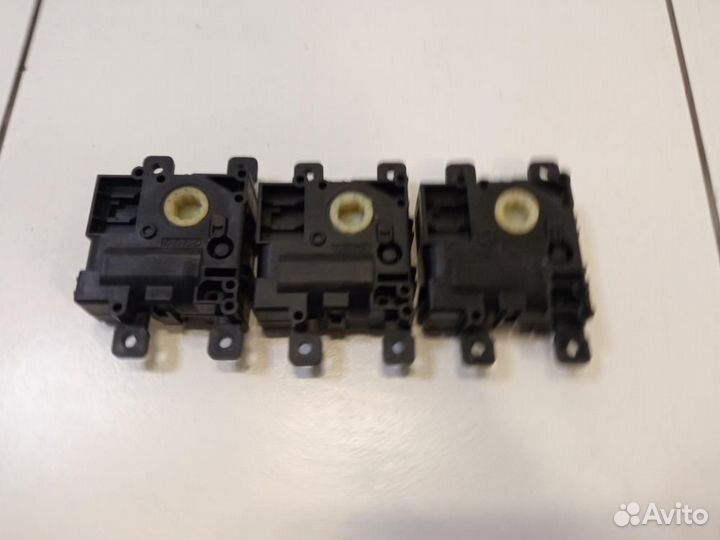 Сервопривод заслонок печки Toyota Camry XV70 70