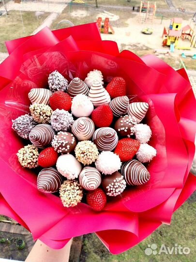 Клубничный букет с доставкой