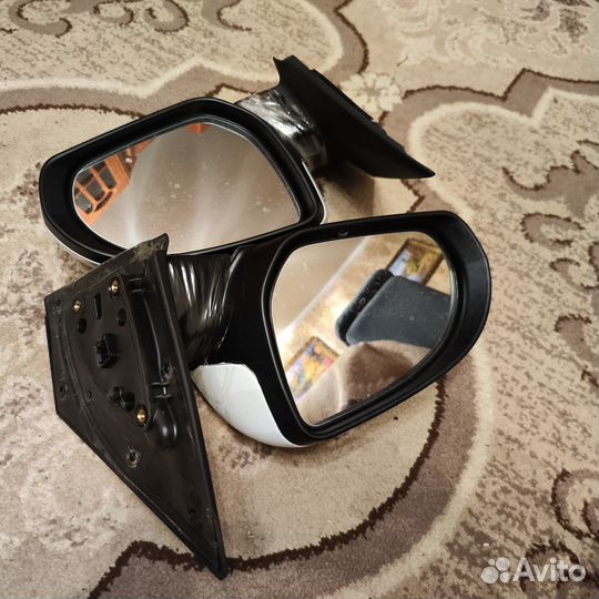 Продам зеркала боковые для Киа rio